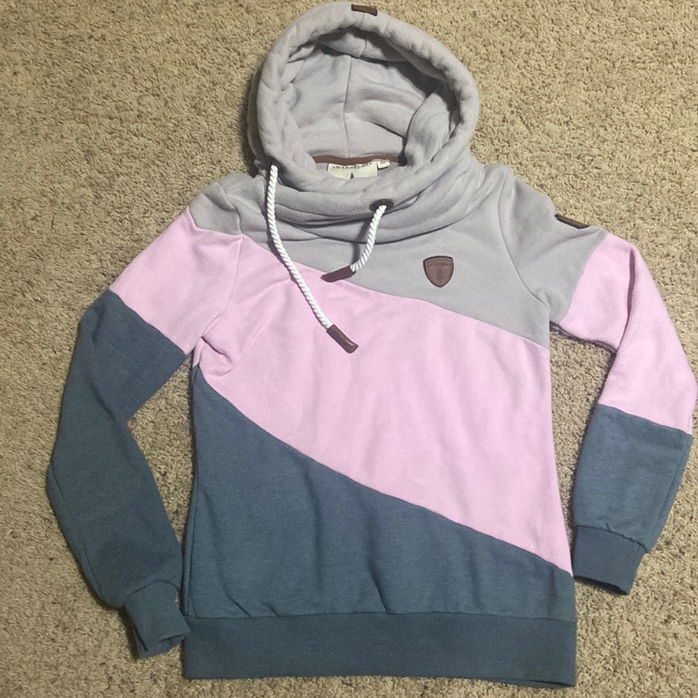 Wanakome hoodie Size Medium